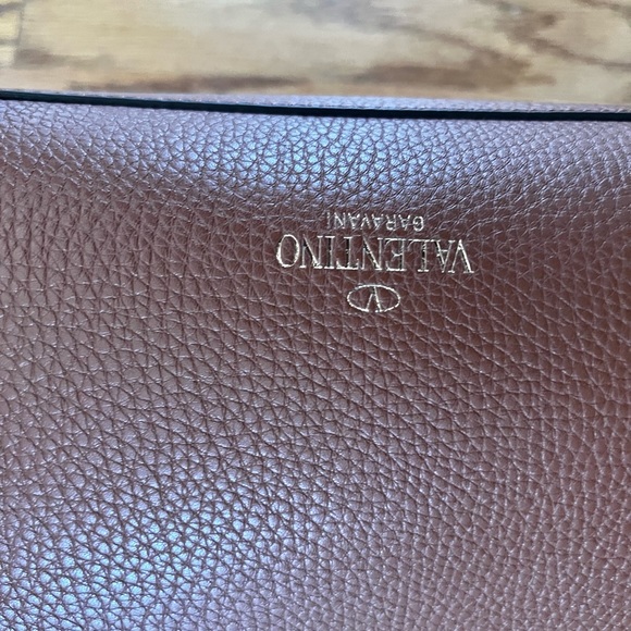 😊SOLD🙂 VALENTINO GARAVANI Saddle Rockstud Vitello Tote Bag - Picture 10 of 12